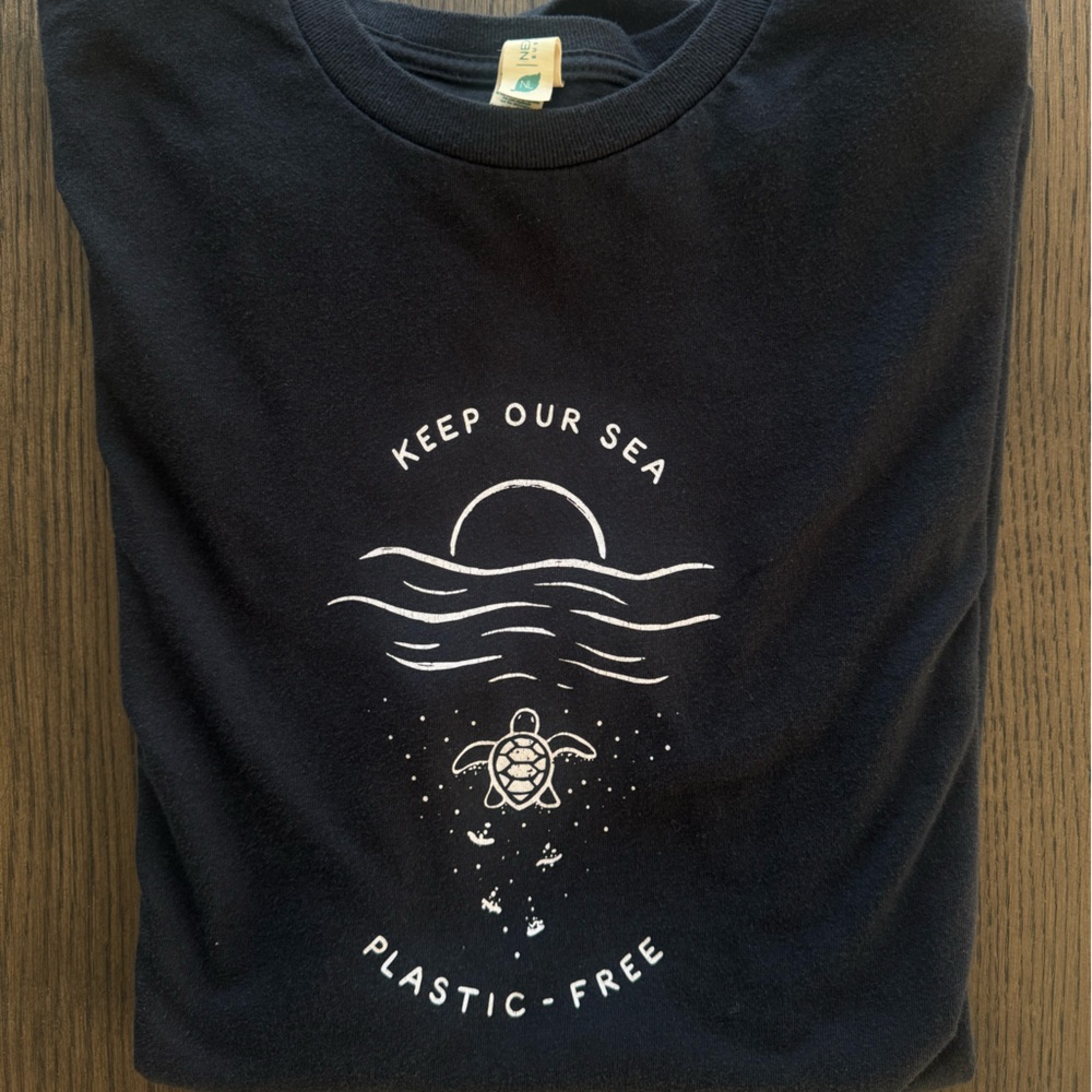 “Keep our sea plastic free” Black T- Shirt